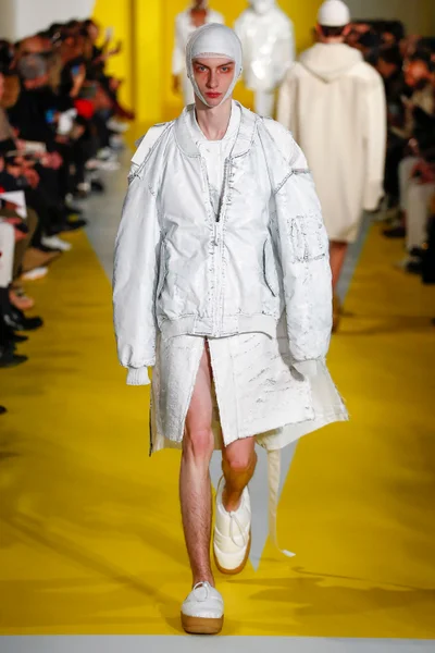 Look 26
